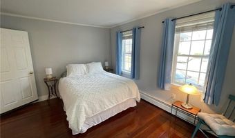 12 Callender Ave 1, Newport, RI 02840