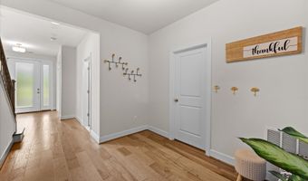 20305 SAVIN HILL Dr, Ashburn, VA 20147