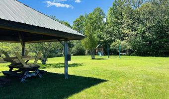 15 N Ridge Rd, Beaver Cove, ME 04441