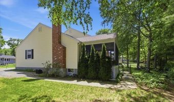27 Kennel Hill Dr, Beverly, MA 01915