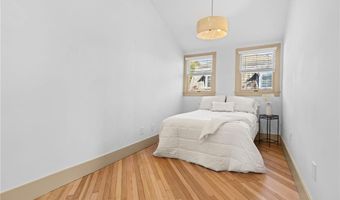 18 Barney St 3, Newport, RI 02840