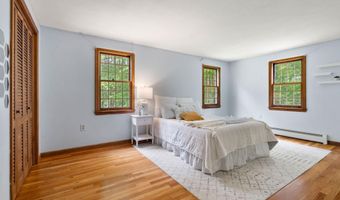 6 Winterberry Dr, Amherst, NH 03031