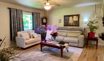 1412 S Carnation, Aurora, MO 65605