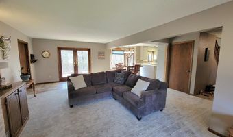 707 Taylor Dr, Aberdeen, SD 57401