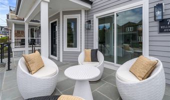 7 Wellington Ave, Newport, RI 02840