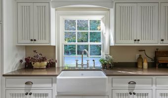 6 Pine Hill Rd, Burlington, CT 06013