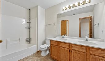 4255 Eisenhower Ln 17, Ames, IA 50010