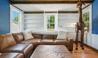 817 Riverside Dr, Augusta, ME 04330