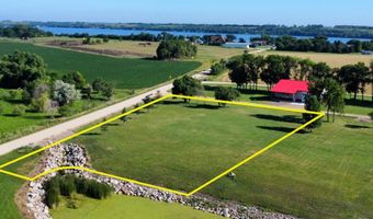 48103 Grace Ln, Big Stone City, SD 57216