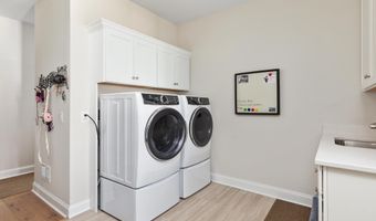 144 COWBIRD St, Lake Frederick, VA 22630