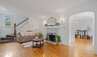 125 Eighth St, Belford, NJ 07718