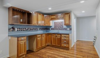 4002 Edgewater Dr, Ames, IA 50010