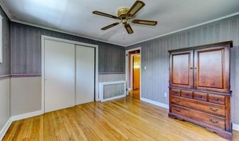 16 Lenape Ave, Andover, NJ 07860