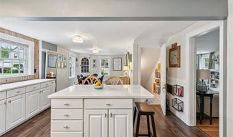 61 Harlem St, East Providence, RI 02916