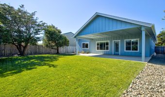 875 12TH St, Bandon, OR 97411