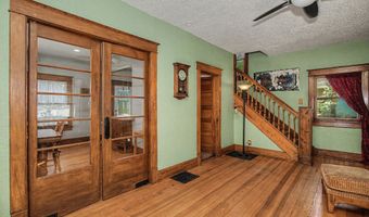 218 E 7th St, Ames, IA 50010