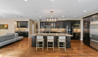 1 Mountaincrest Dr, Cheshire, CT 06410