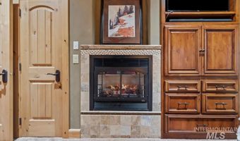 1533 Pine Lakes Ranch Dr, Cascade, ID 83611