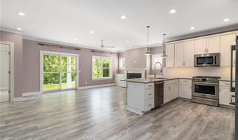23 MIDDLEBERRY Ln, East Greenwich, RI 02818