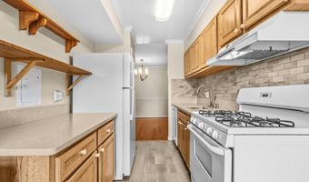 8318 TOBIN Rd 31, Annandale, VA 22003