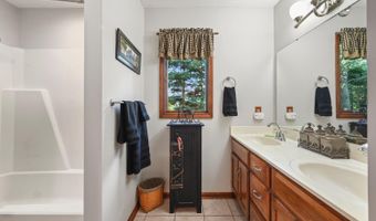 17 Pine Grove Dr, Batesville, IN 47006