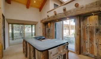 26 La Canada Rd, Arroyo Seco, NM 87514