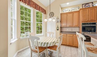 8 Meadowbrook Aly, Barnegat, NJ 08005