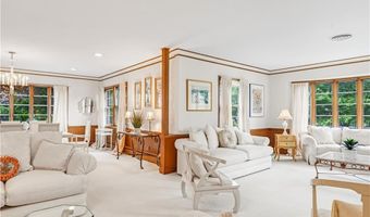 133 Tupelo Hill Dr, Cranston, RI 02920
