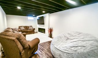 128 Elizabeth Dr, Aberdeen, SD 57401
