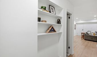 55 SKYHILL Rd 101, Alexandria, VA 22314