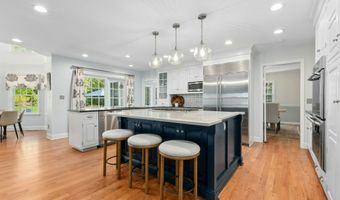 39 Leeuwarden Rd, Darien, CT 06820