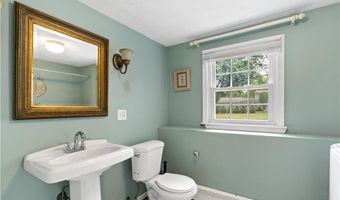 28 Eveready Ave, Bristol, RI 02809