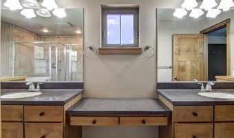 907 Sandalwood Dr, Altoona, WI 54720