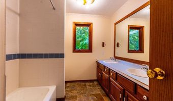 26233 555th Ave, Austin, MN 55912