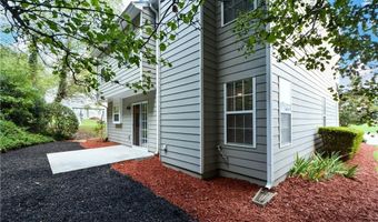 1045 Winthrope Chase Dr, Alpharetta, GA 30009
