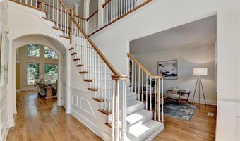 1050 Beacon Hill Xing, Alpharetta, GA 30005