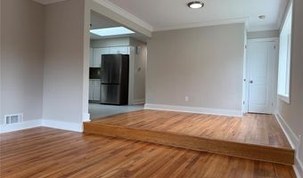41 Woods Ave, Bergenfield, NJ 07621