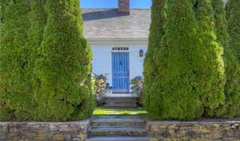 3 Webster Ct, Newport, RI 02840