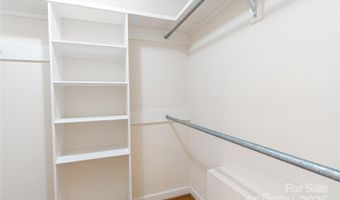 2011 E Barden Rd, Charlotte, NC 28226