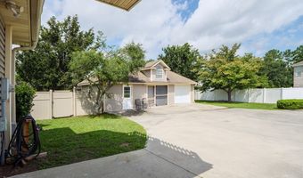605 Plantation Dr, Adel, GA 31620