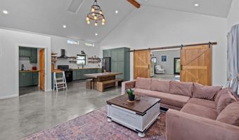 707 Wells Ln, Weatherford, TX 76085