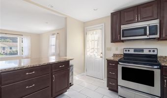 9 Chestnut Hill Rd B, Middletown, RI 02842