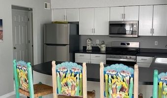 32 Toppinglift Dr, Bayville, NJ 08721