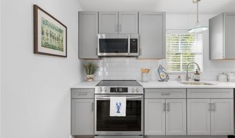 32 Exchange St 204, East Greenwich, RI 02818