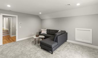 8 Stone Creek Dr, Brentwood, NH 03833