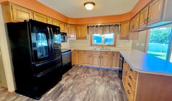 209 10th Ave NW, Bowman, ND 58623