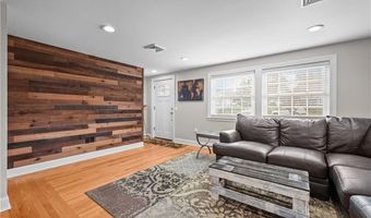 21 Delway Rd, East Providence, RI 02914