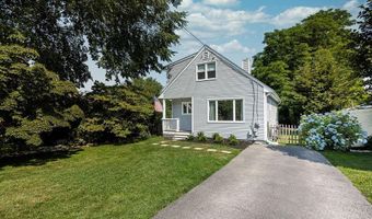 12 Ellen St, Bristol, RI 02809