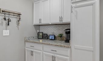 218 Little Man Dr, Boiling Springs, SC 29316