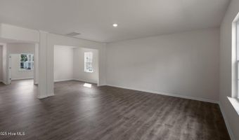 1052 Misty Creek Dr, Aberdeen, NC 28315